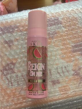 Plouise Skin Reign On Me Watermelon Setting Spray - Pink